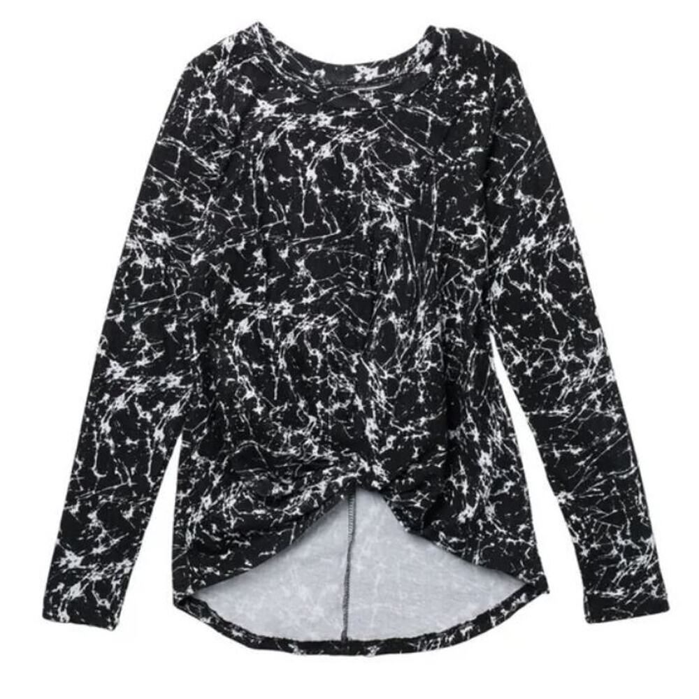 Z by Zella Girls Long Sleeve Twist Front Tee in Black Fractured Print Small 7/8